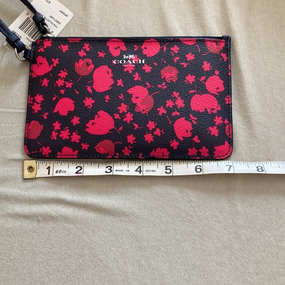 New Coach Floral wristlet - Picture 8 of 9